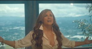 Sencillo. La cantante y actriz presentó el video de su reciente sencillo, de nombre Decepciones.  (ESPECIAL) 