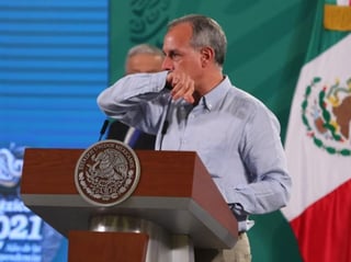 Durante su intervención en la conferencia del presidente Andrés Manuel López Obrador, López-Gatell tosió y se veía enfermo. (EL UNIVERSAL)