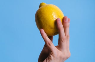 La naranja, el limón, la mandarina son ideales para bajar tu colesterol. (ESPECIAL)