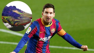 La casa londinense Christie's tiene en subasta la bota con la que Leo Messi se convirtió, con 644 goles, en el máximo goleador con un mismo equipo el pasado mes de diciembre. (EFE)