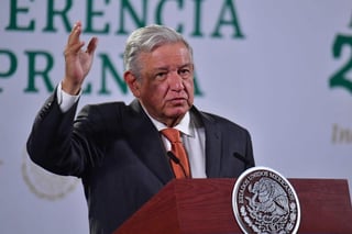 López Obrador acusó que la mayoría de estos organismos no hacen 'nada de nada' en beneficio de la población y acusó que sus integrantes 'ganan muchísimo'. (EL UNIVERSAL)