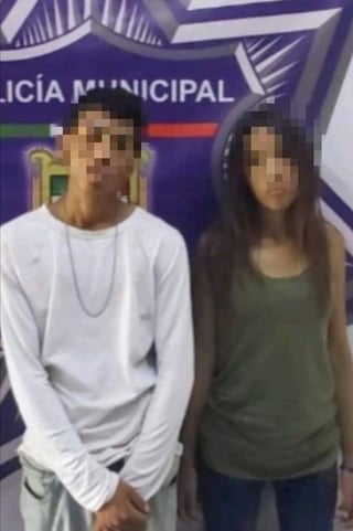 Los detenidos dijeron responder a los nombres de Javier Adolfo 'NN' y Deniss 'NN', de 17 y 16 años de edad respectivamente. (EL SIGLO DE TORREÓN)