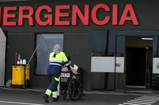Ecuador sumó este viernes 1,173 nuevos casos de COVID-19 y acumuló 381,862 positivos desde que empezó el registro de la pandemia en el país, mientras la cifra de defunciones en el contexto de la pandemia ascendió a 18,631, informó el Ministerio de Salud Pública. (ARCHIVO) 
