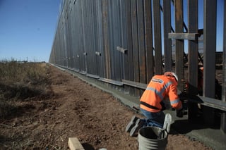 El Gobierno del presidente de EUA, Joe Biden, anunció este viernes la cancelación de todos los proyectos para la construcción del muro en la frontera con México e informó que atenderá los problemas causados a las comunidades por la obra bandera de su antecesor, Donald Trump. (EFE)