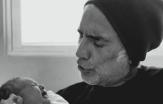 Alejandro Fernández compartió las primeras fotos de su nieta Cayetana en sus redes. (INSTAGRAM) 