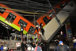 De acuerdo con las autoridades, 25 personas perdieron la vida tras el accidente en el metro. (EFE)