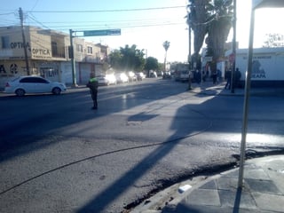 Agentes de tránsito apoyaron con el tráfico en el sector afectado en el Centro de Gómez Palacio.