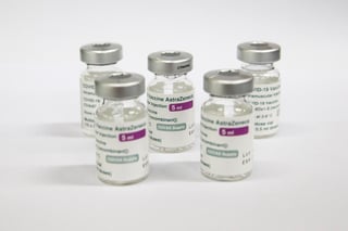 Alemania autorizó el jueves la vacuna de AstraZeneca contra el coronavirus para todos los adultos, en un intento por inmunizar a la mayor cantidad de gente lo más rápido posible, anunció el ministro de Salud, Jens Spahn. (ARCHIVO) 