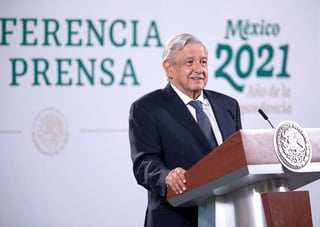 En su conferencia de prensa, en Palacio Nacional, el titular del Ejecutivo explicó que todavía no terminan de limpiar Pemex de corrupción, porque fue mucho el daño que le provocaron.
(ARCHIVO)