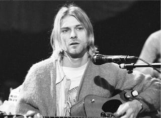 Como parte de los archivos que periódicamente hace públicos el FBI (Buró Federal de Investigaciones) el mes pasado se reveló el correspondiente a la muerte del músico Kurt Cobain quien falleció en 1994 por una herida de bala en la cabeza. (ESPECIAL)
