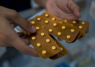 Los migrantes en EUA ya pueden comprar medicamentos para que sus parientes en México los recojan en una farmacia. (AGENCIAS) 