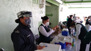 Durante el fin de semana arribó a la región norte de Coahuila el insumo especial para optimizar la vacuna anti-COVID y con lo cual se garantiza que se continuará con la fase de vacunación de la población de 50 a 59 años, inclusive hasta aplicarles la segunda dosis. (RENÉ ARELLANO)