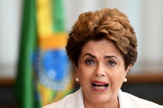 López Obrador se confundió esta mañana al presentar a Dilma Rousseff como vicepresidenta de Brasil. (ARCHIVO)