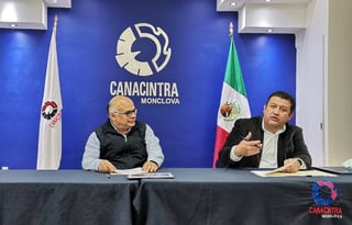 La Facultad de Contaduría y Administración (FCA), de la Universidad Autónoma de Coahuila (UAdeC), firmó un convenio con Canacintra Delegación Monclova, que traerá beneficios tanto al sector industrial como a los futuros profesionistas. (SERGIO A. RODRÍGUEZ)