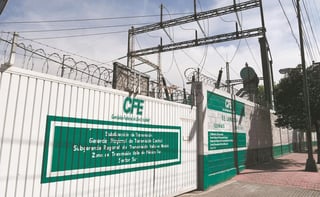 La Comisión Federal de Electricidad (CFE) informó este jueves que, por una falla en la subestación eléctrica Moctezuma, se interrumpió el suministro de energía eléctrica en Ciudad Juárez, Chihuahua. (ARCHIVO)