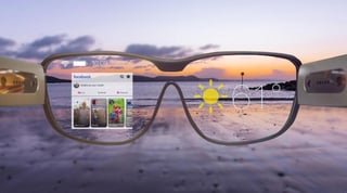 Facebook imagina que en el futuro unas gafas con realidad aumentada bastarán para que los usuarios estén conectados a la red (ESPECIAL)  