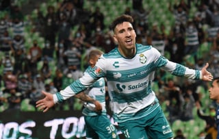 Una de las sorpresas de la lista de Tabárez es la del centrocampista del Santos Laguna mexicano Fernando Gorriarán, quien ha tenido una destacada actuación en el fútbol de ese país y ahora tendrá su oportunidad con la Celeste. (ARCHIVO)
