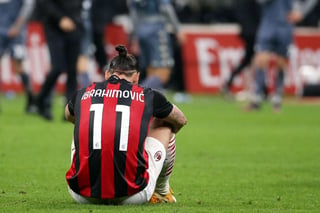 Zlatan Ibrahimović se perderá el próximo Campeonato Europeo debido a una lesión en la rodilla, informó la federación sueca de fútbol el sábado. (ARCHIVO)