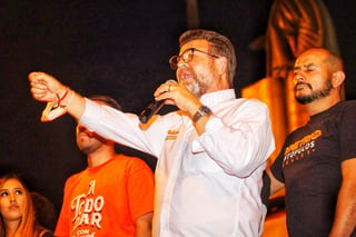 El candidato de Movimiento Ciudadano para la gubernatura de Sonora, Ricardo Bours, anunció que se sumará al proyecto del aspirante del PRI, Ernesto Gándara. (TWITTER)