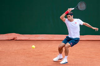 Roger Federer durante un entrenamiento para el torneo de Ginebra. (AP)