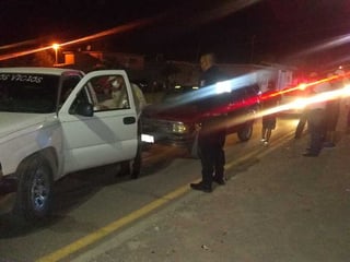Ambas camionetas fueron aseguradas por las autoridades. (EL SIGLO DE TORREÓN)