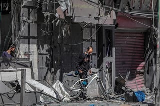 Los daños registrados en la Franja de Gaza por la actual escalada bélica con Israel se acercan a los 250 millones de dólares, informó hoy el Ministerio de Información del enclave, coincidiendo con la décima jornada de violencia, que ha causado ya 219 muertos palestinos y 12 en Israel. (ARCHIVO) 
