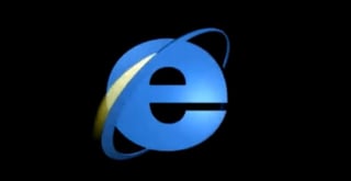 Microsoft anunció este miércoles que retirará del mercado su histórico navegador Internet Explorer (IE) el 15 de junio de 2022 y lo reemplazará completamente por su nueva versión Edge, tras más de 25 años en los que pasó de ser una herramienta omnipresente a prácticamente marginal. (ESPECIAL)