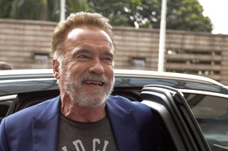 Arnold Schwarzenegger protagonizará para Netflix una serie de espionaje junto a la actriz Monica Barbaro. (ARCHIVO)
