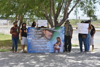Familiares de Luis Angel Leija, quien murió baleado por un exescolta de un gobernador de Coahuila, impugnarán la sentencia contra el homicida y la reclasificación del delito que le redujo el castigo al acusado. (SERGIO A. RODRÍGUEZ)