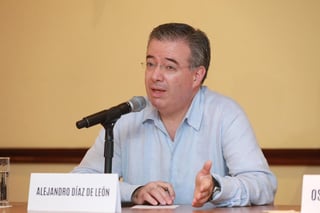 López Obrador descartó reelegir a Alejandro Díaz de León como gobernador del Banco de México. (ARCHIVO)
