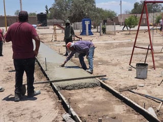 Avanzan los trabajos de rehabilitación del parque del ejido Progreso, de San Pedro de las Colonias.