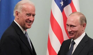 El presidente Joe Biden sostendrá una reunión cumbre con su contraparte ruso Vladimir Putin el próximo mes en Ginebra, confirmó el martes la Casa Blanca en medio de crecientes tensiones entre Estados Unidos y Rusia. (ARCHIVO) 