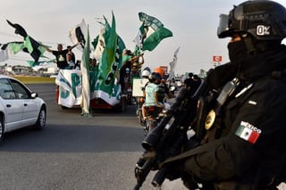 Ayer participaron cerca de 1,350 efectivos de seguridad en La Laguna de Coahuila para el partido de ida de la final de la Liga MX. Las autoridades analizarán los resultados del operativo. (ÉRICK SOTOMAYOR)