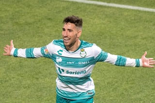 Oscar Tabárez convocó a 24 futbolistas uruguayos, entre ellos el mediocampista de Santos Laguna, Fernando Gorriarán, para la doble fecha de Eliminatorias que tendrá la selección charrúa ante Paraguay y Venezuela.