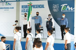 García Cabeza de Vaca encabezó la ceremonia oficial del regreso a clases presenciales en Tamaulipas. (TWITTER)