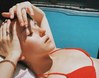 Este domingo la cantante Evaluna deslumbró a sus más de 16.2 millones de seguidores en Instagram, con su belleza en pequeño bikini rojo. (Especial) 