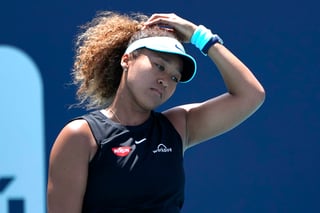 Los directores de los cuatro Grand Slams ofrecieron su apoyo a Naomi Osaka, quien se retiró de Roland Garros. (AP)