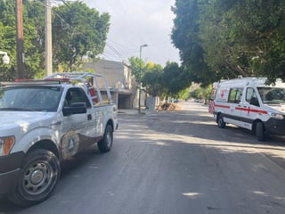 Un empleado de la construcción se electrocutó al estar realizando maniobras con una escalera metálica y terminó hospitalizado en Gómez Palacio. (EL SIGLO DE TORREÓN)