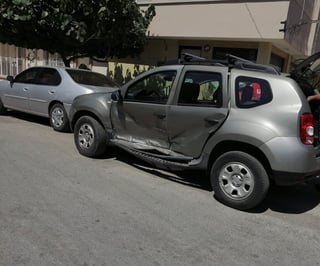 Los primeros peritajes indicaron que una camioneta Renault Duster, modelo 2015, color gris, que era conducida por una mujer de 50 años de edad, se desplazaba de norte a sur por la calle Juan E. García.

(EL SIGLO DE TORREÓN)