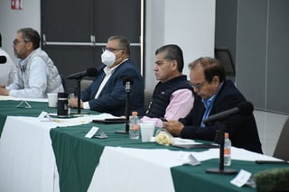 Al finalizar la reunión semanal del Subcomité Técnico de Salud en La Laguna, el gobernador dio su opinión sobre las elecciones. (FERNANDO COMPEÁN)