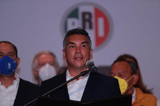 'Estamos firmes, fuertes sólidos y trabajando en equipo les vamos a ganar (en 2024) como les hemos ganado en 2021', afirmó en conferencia de prensa Alejandro Moreno, dirigente nacional del Partido Revolucionario Institucional (PRI).
(EFE)