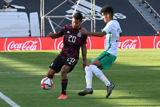 Eduardo 'Mudo' Aguirre fue titular, pero no tuvo balones a modo para marcar; salió de cambio en la segunda parte en el empate a un gol entre México y Arabia Saudita. (JAM MEDIA)