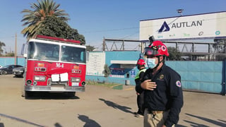 La mañana de este jueves elementos de Prevención Auxilio y rescate de Gómez Palacio se movilizaron hasta el poblado Aquiles Serdán luego de que el reporta la explosión de uno de los hornos de la minera Autlan.
(EL SIGLO DE TORREÓN)