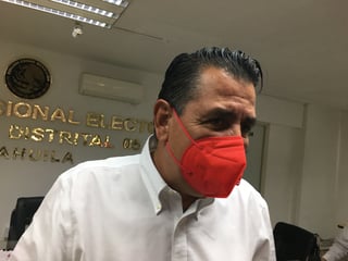 Antonio Gutiérrez Jardón recibió ayer la constancia que lo acredita como diputado federal electo por el Distrito 05 de Coahuila. (FABIOLA P. CANEDO)