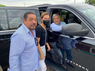 Acudió al Aeropuerto Internacional de Acapulco para saludar al presidente Andrés Manuel López Obrador. (TWITTER)
