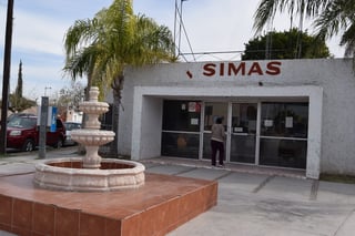 Los vecinos acudieron a Simas para exigir solución a la falta de agua.