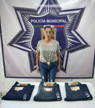 Aseguran a mujer por robo a comercio en el municipio de Gómez Palacio, Durango. (EL SIGLO DE TORREÓN)

