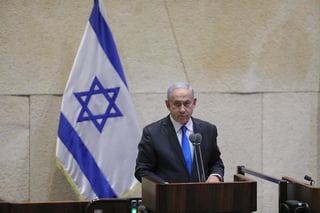 El nuevo 'Gobierno del cambio' en Israel, que agrupa ocho partidos de casi todo el espectro político, fue ratificado hoy en una votación de confianza en el Parlamento, echando del poder a Benjamín Netanyahu tras doce años seguidos como primer ministro. (EFE) 
