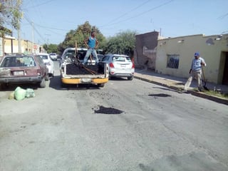 Con trabajos de bacheo, mejoran algunos tramos de las calles principales de la ciudad de Matamoros, Coahuila. (EL SIGLO DE TORREÓN) 