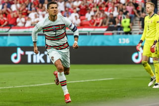 Cristiano Ronaldo marcó dos goles ante Hungría, con lo que se convirtió en el máximo anotador en la historia de la Eurocopa. (AP)